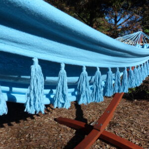 Hamac à pompoms bleu turquoise